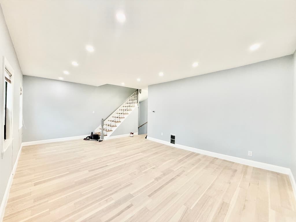 Condominium at 15 Berwick St # 15, Melrose MA 02176, Melrose, photo 5 of 27