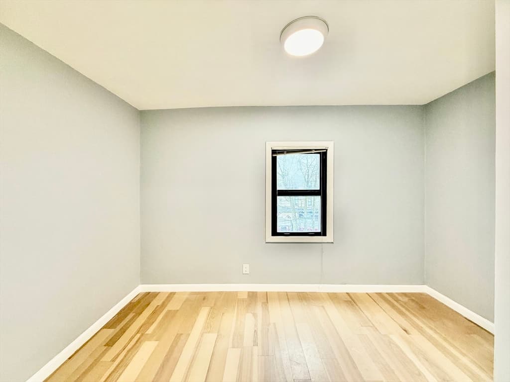 Condominium at 15 Berwick St # 15, Melrose MA 02176, Melrose, photo 9 of 27