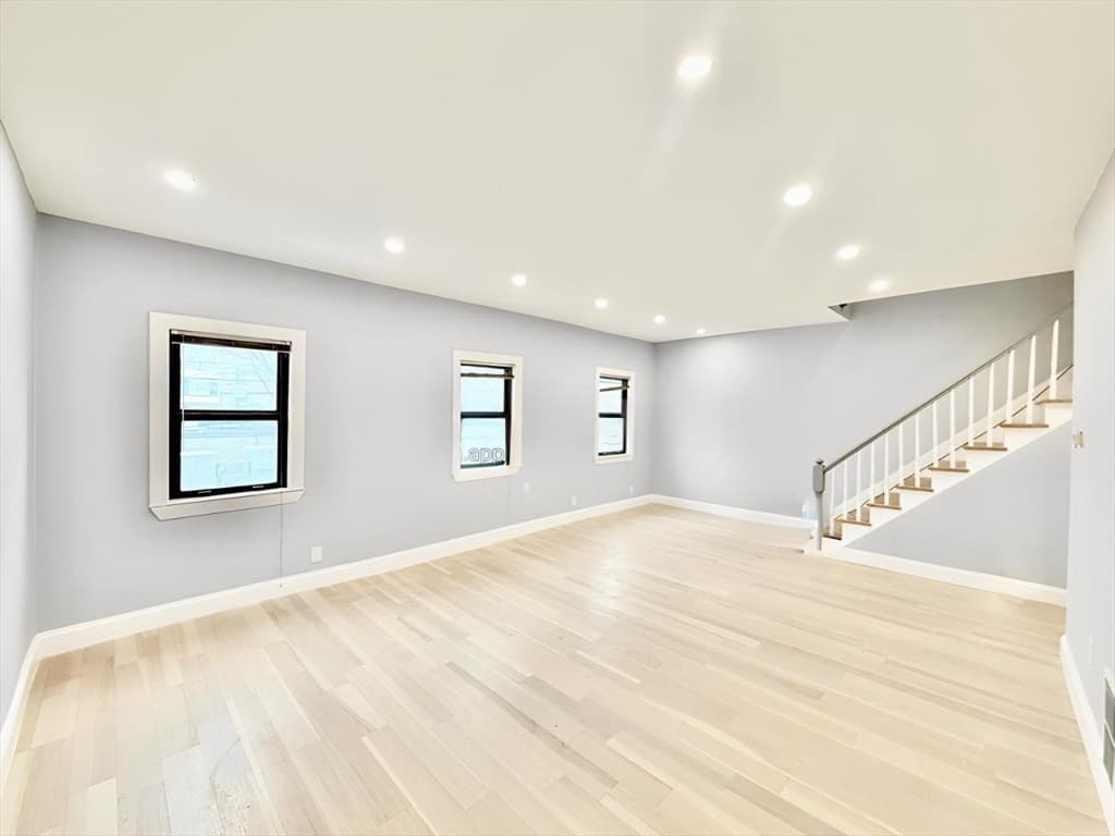 Condominium at 15 Berwick St # 15, Melrose MA 02176, Melrose, photo 4 of 27