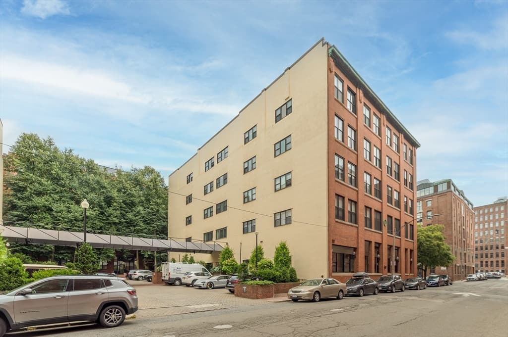 Condominium at 15 Sleeper St # 407, Boston MA 02210, photo 15 of 21