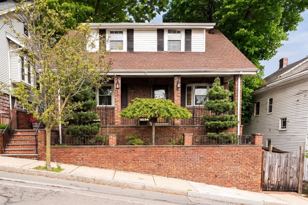 21 Fells Ave, Medford MA 02155
