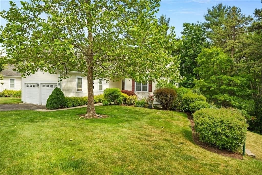 Condominium at 2 Bogey Way # 2, Lakeville MA 02347, Lakeville, photo 6 of 27
