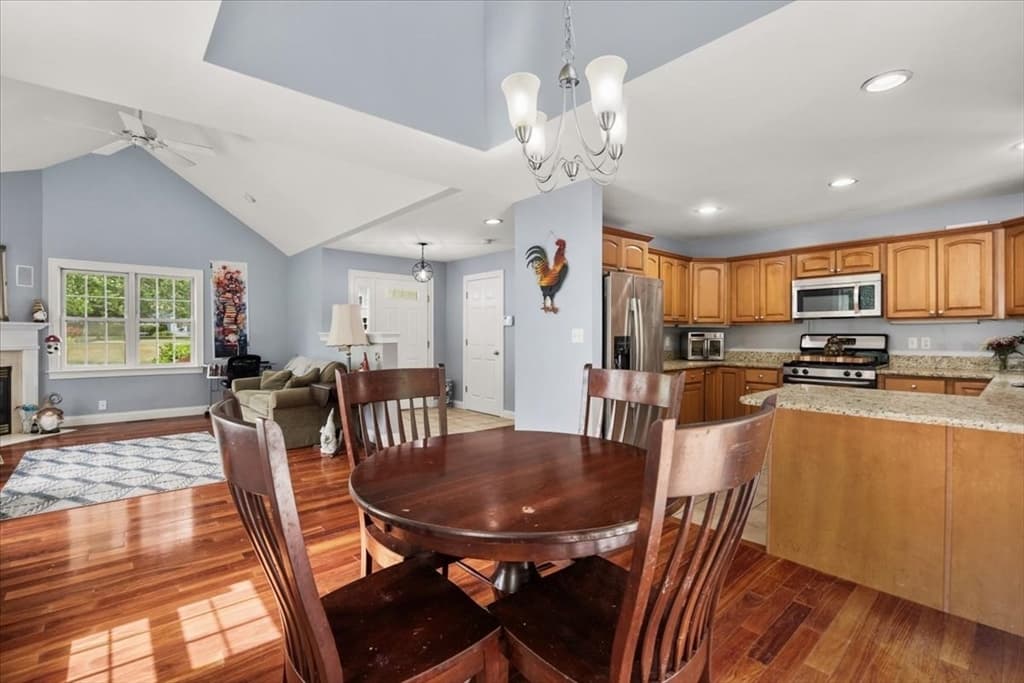 Condominium at 2 Bogey Way # 2, Lakeville MA 02347, Lakeville, photo 11 of 27