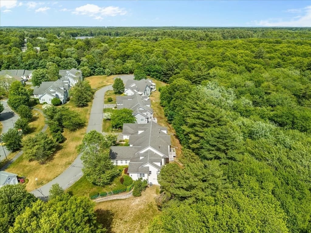 Condominium at 2 Bogey Way # 2, Lakeville MA 02347, Lakeville, photo 4 of 27