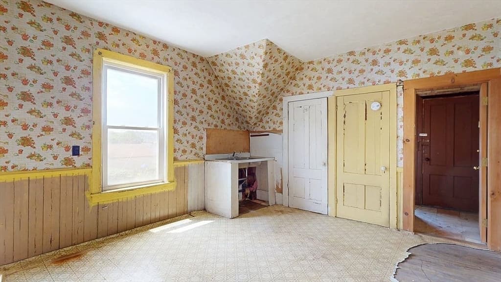 Multi Family at 67 Richland St, Worcester MA 01610, Worcester, photo 27 of 41