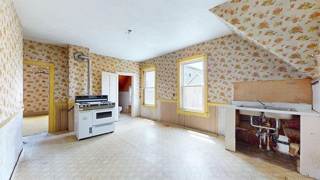 Multi Family at 67 Richland St, Worcester MA 01610, Worcester, photo 21 of 41