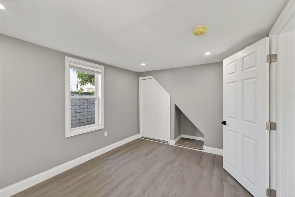 Single Family Residence at 370 Pleasant St, Pawtucket RI 02860, Pawtucket, photo 11 of 21