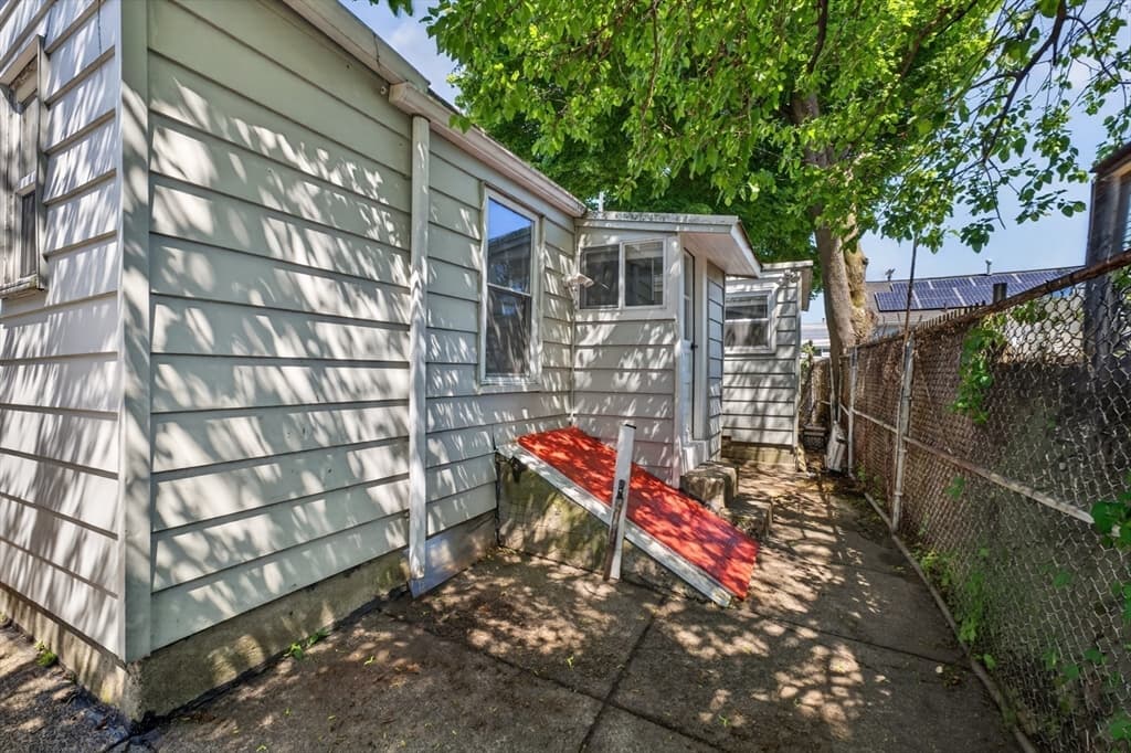 Single Family Residence at 370 Pleasant St, Pawtucket RI 02860, Pawtucket, photo 21 of 21