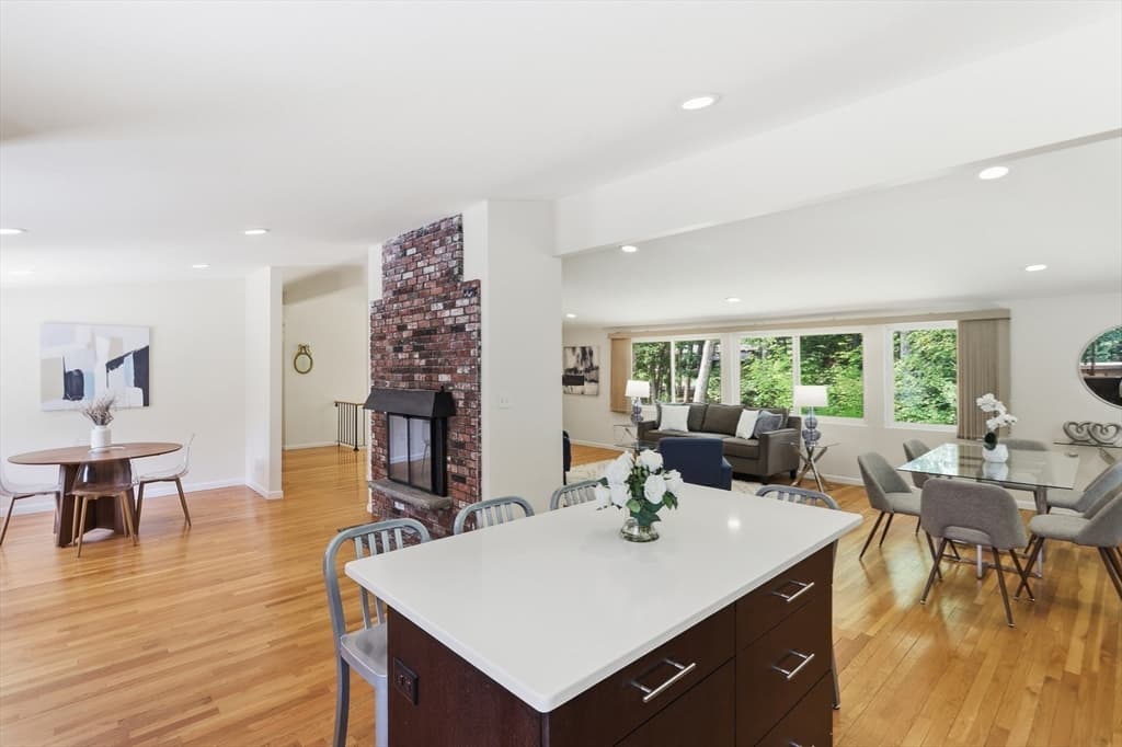 430 Heald Rd, Carlisle MA 01741