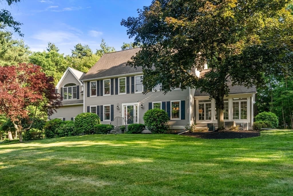 23 Longwood Dr, Hopkinton MA 01748