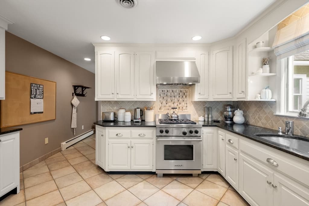 23 Longwood Dr, Hopkinton MA 01748 photo 8