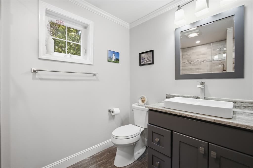 Single Family Residence at 8 Evergreen Drive, Plaistow NH 03865, Plaistow, photo 17 of 36