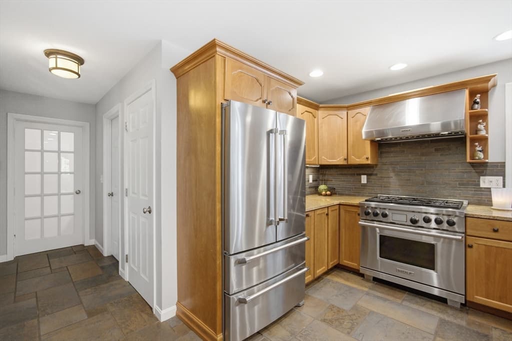 Single Family Residence at 8 Evergreen Drive, Plaistow NH 03865, Plaistow, photo 11 of 36