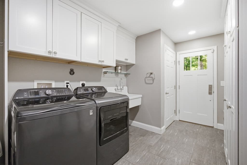 Single Family Residence at 8 Evergreen Drive, Plaistow NH 03865, Plaistow, photo 19 of 36