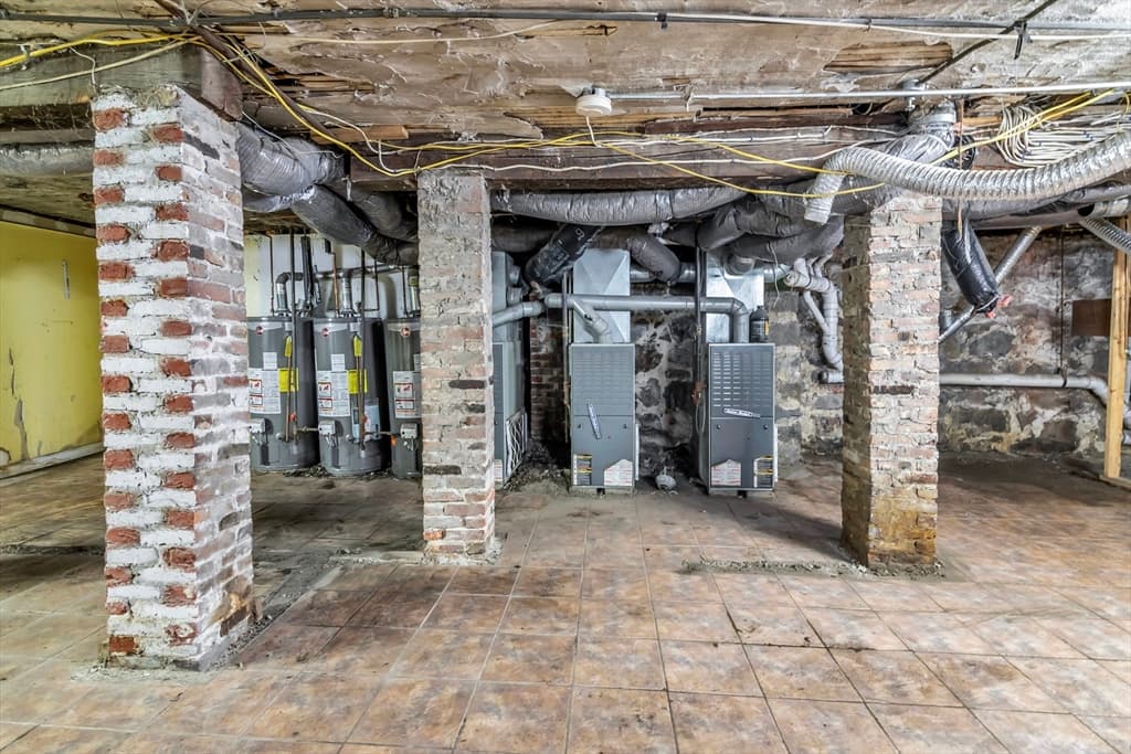 3 Family at 180 Chestnut Street, Chelsea MA 02150, Chelsea, photo 33 of 36