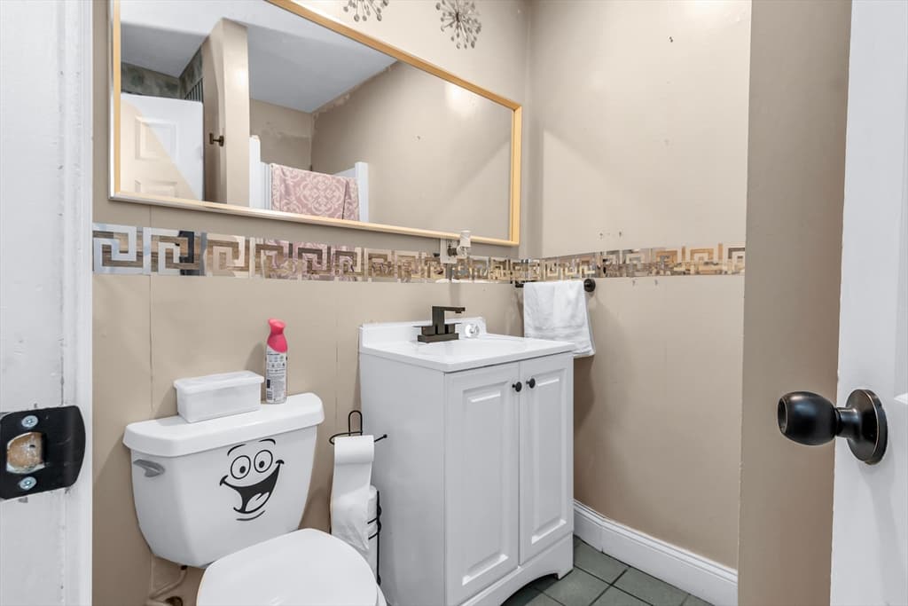 3 Family at 180 Chestnut Street, Chelsea MA 02150, Chelsea, photo 8 of 36