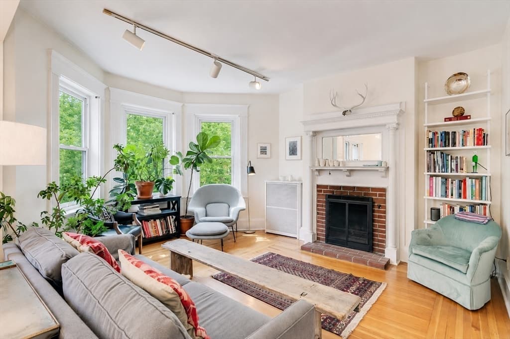 485 Washington St # 3, Brookline MA 02446 photo 2