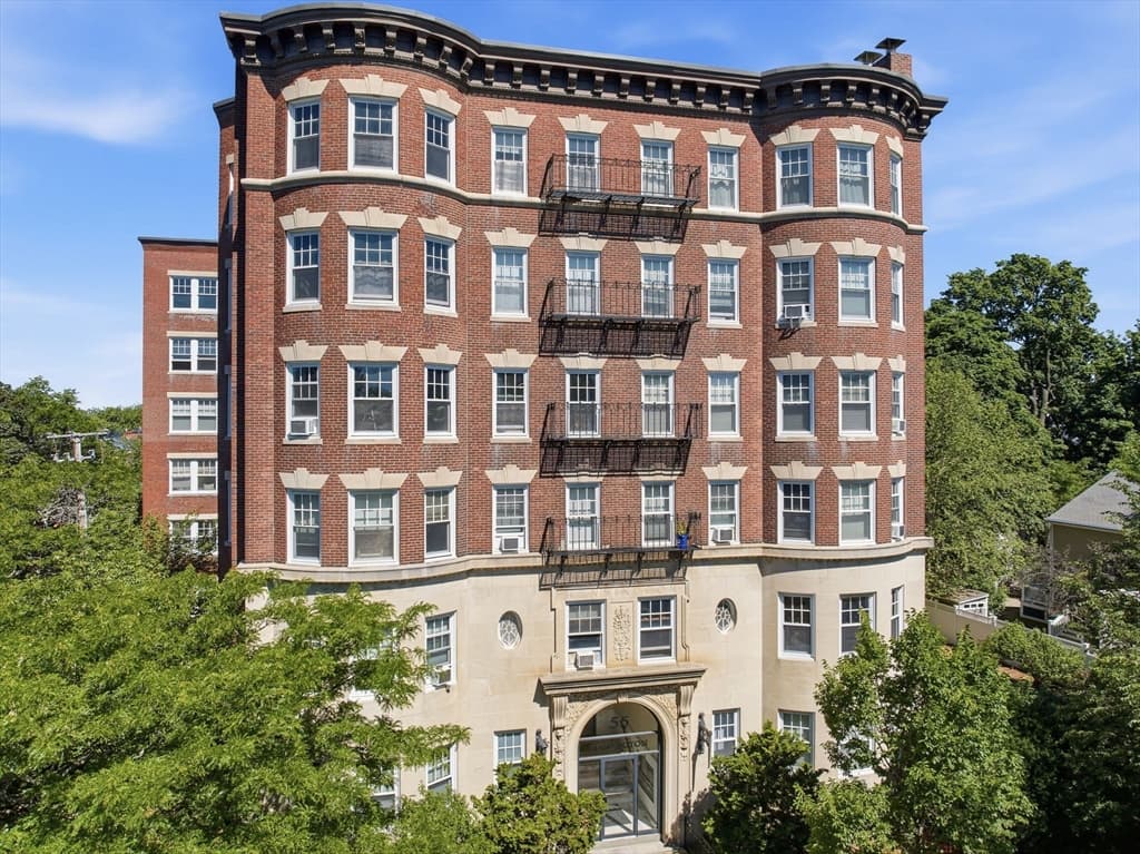 55 Magazine Street # 21, Cambridge MA 02139