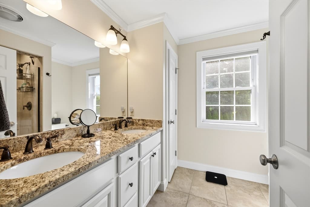 Single Family Residence at 4 N Hills Ln, Wilbraham MA 01095, photo 18 of 40