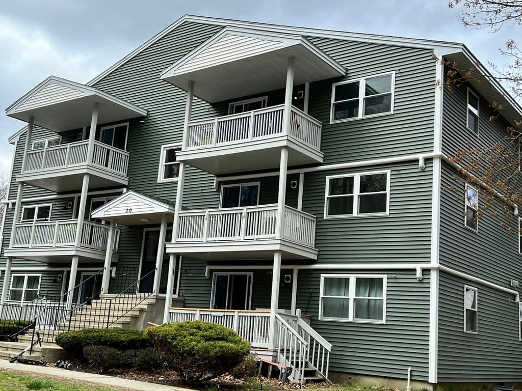 20 Abbey Rd # 306, Leominster MA 01453