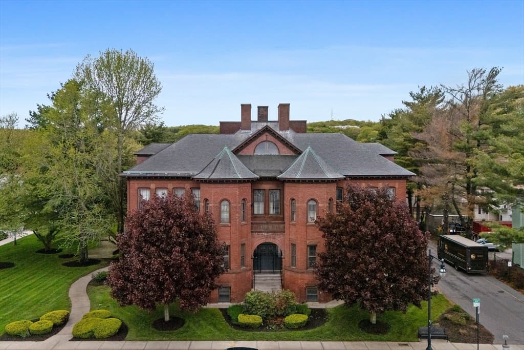 321 Plantation St # 300, Worcester MA 01604 photo 41