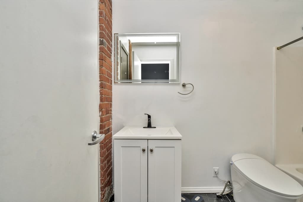 146 Court St # 604, Brockton MA 02302 photo 11