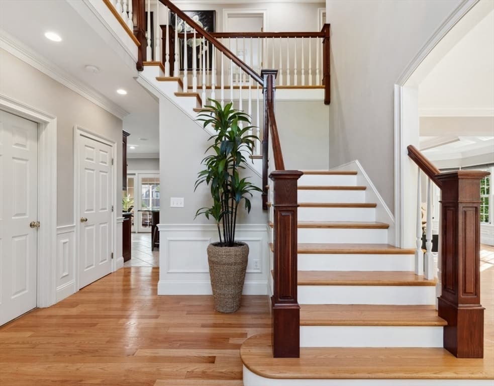 231 Gulf St, Shrewsbury MA 01545 photo 3