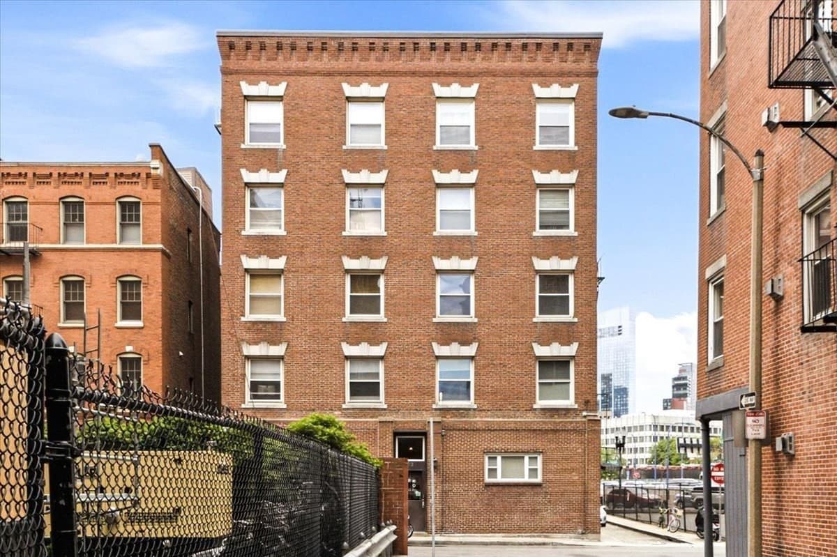 Condominium at 7 Stillman Pl # 5, Boston MA 02113, photo 16 of 17