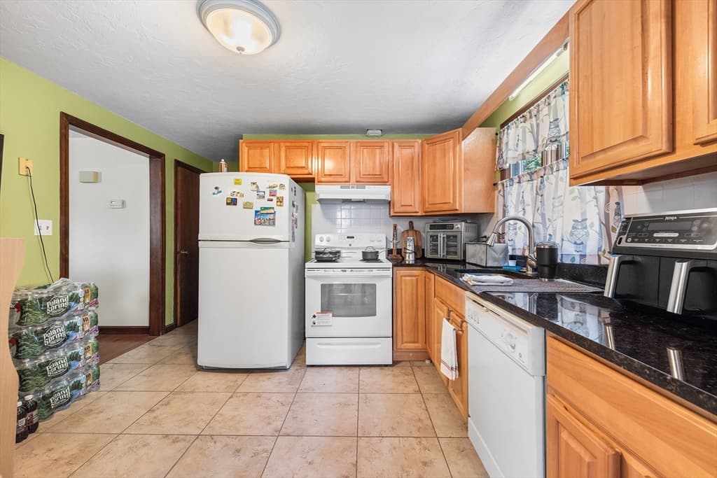 2 Family - 2 Units Side by Side at 14-16 Julian Rd, Randolph MA 02368, Randolph, photo 6 of 39
