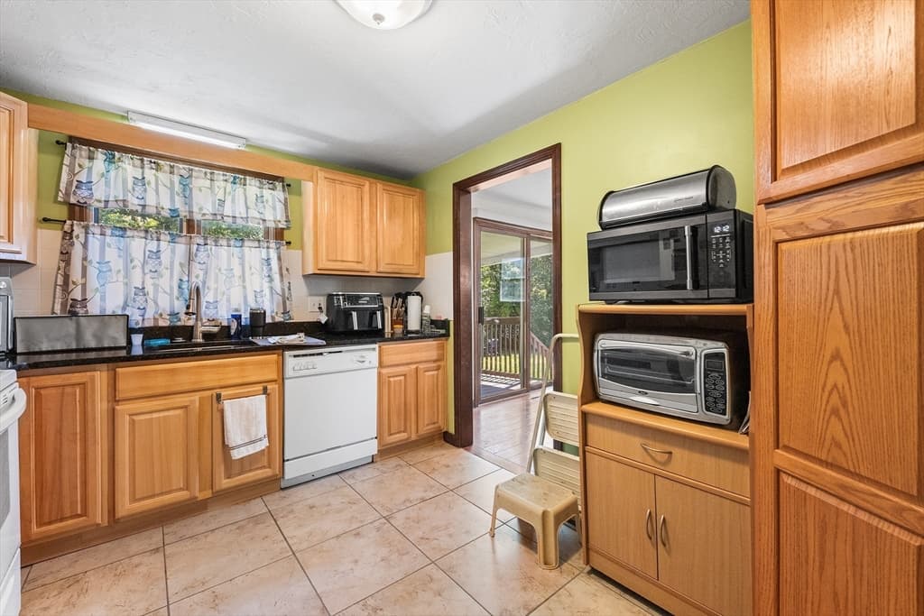 2 Family - 2 Units Side by Side at 14-16 Julian Rd, Randolph MA 02368, Randolph, photo 7 of 39