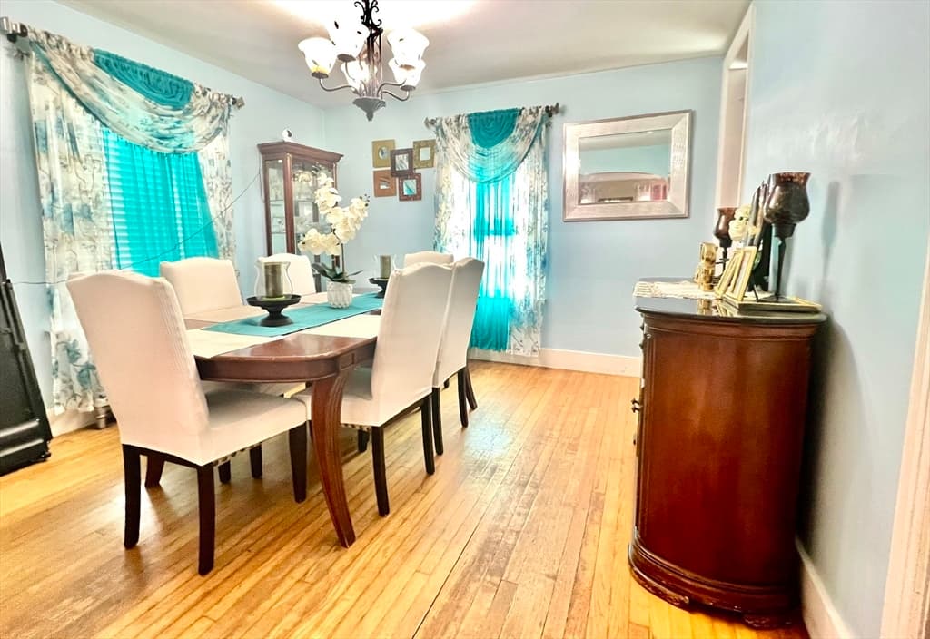 Single Family Residence at 86 Beaverbrook Pkwy, Worcester MA 01603, photo 6 of 31