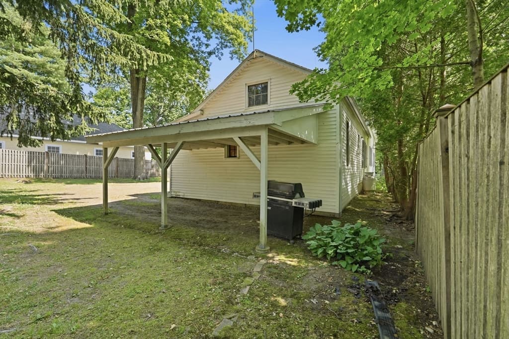 155 Amity St, Amherst MA 01002 photo 32