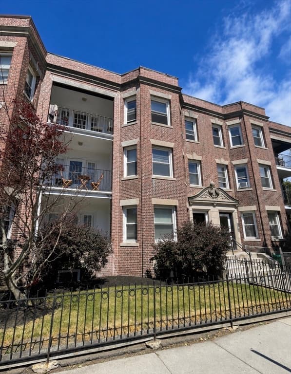 213 Chestnut Hill Ave, Boston MA 02135 photo 2