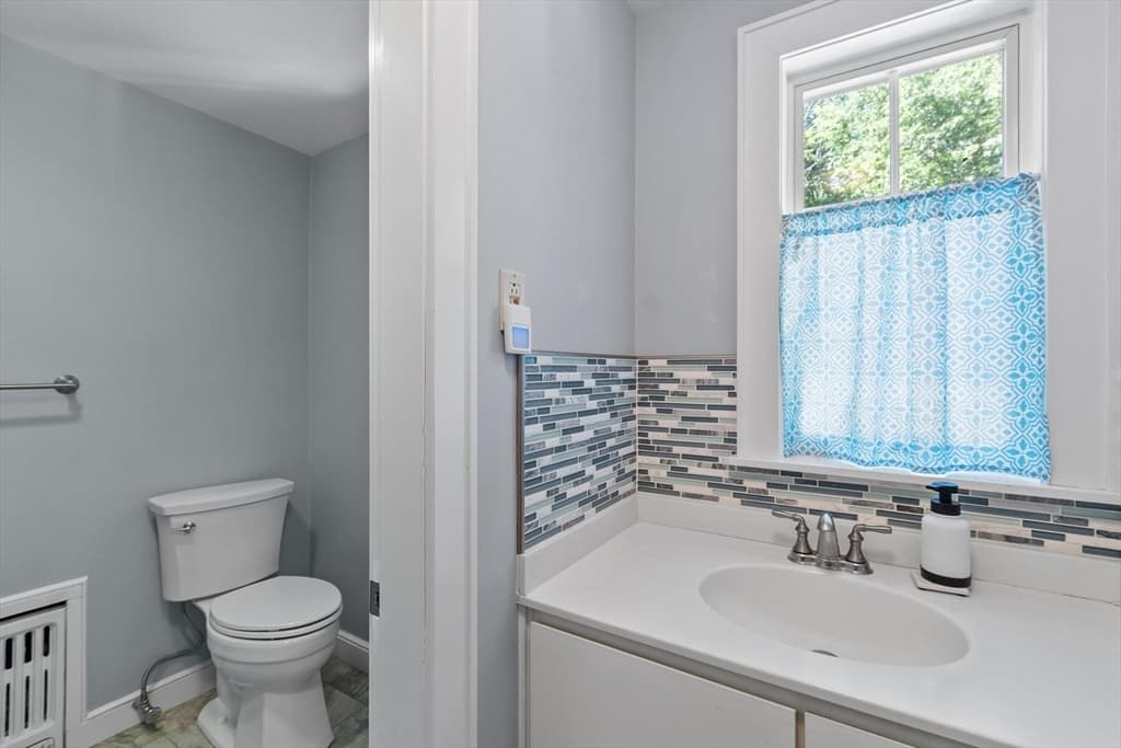 83 Longview St, Haverhill MA 01830 photo 28