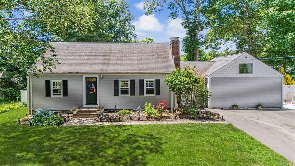 Single Family Residence at 25 Moynihan Rd, Hamilton MA 01982, Hamilton, photo 2 of 42