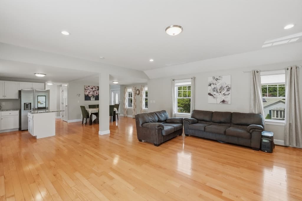 Single Family Residence at 686 Willard Street, Leominster MA 01453, photo 7 of 39