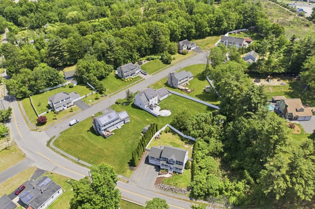 Single Family Residence at 686 Willard Street, Leominster MA 01453, photo 37 of 39