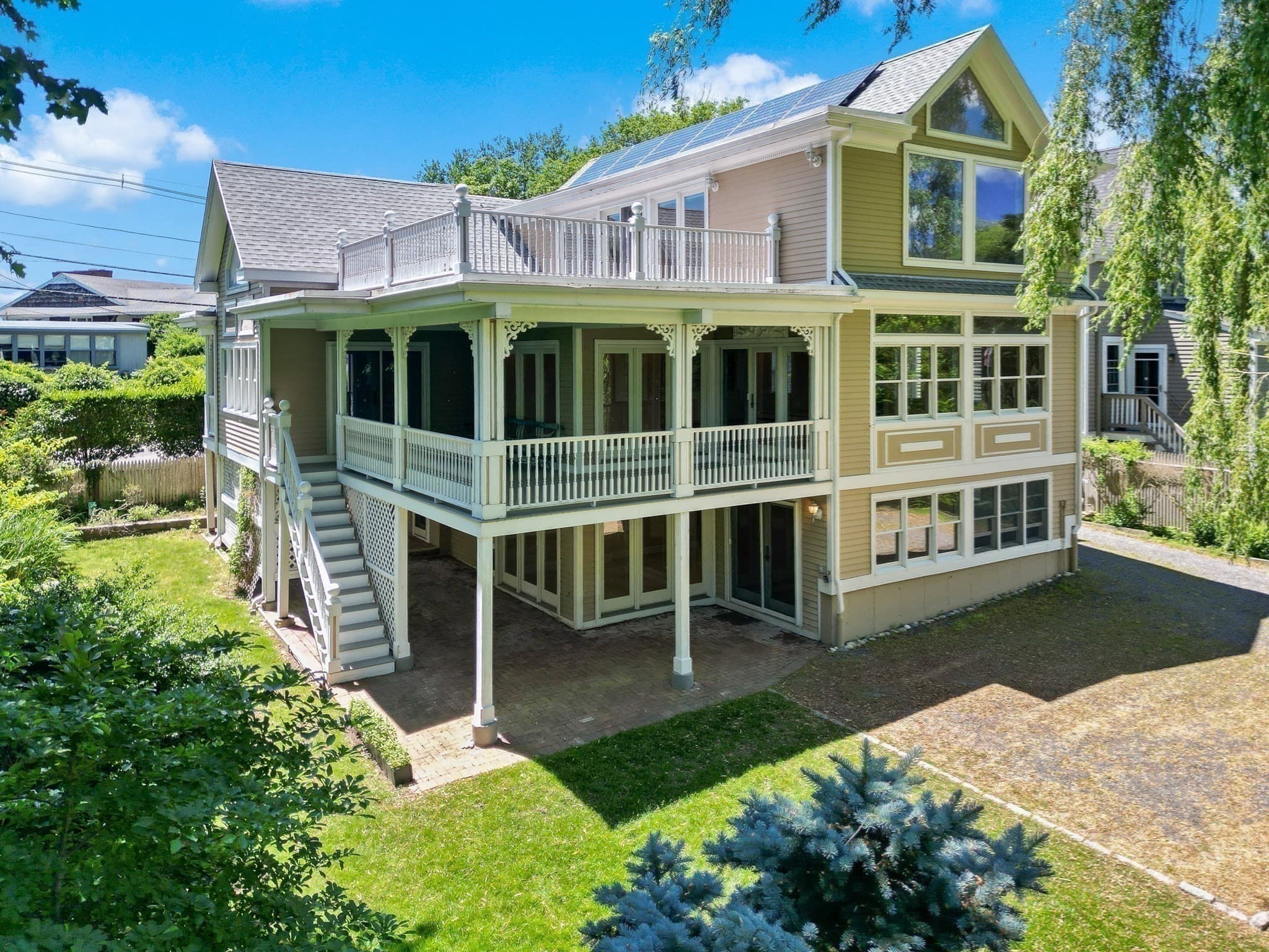 174 Willow Rd, Nahant MA 01908