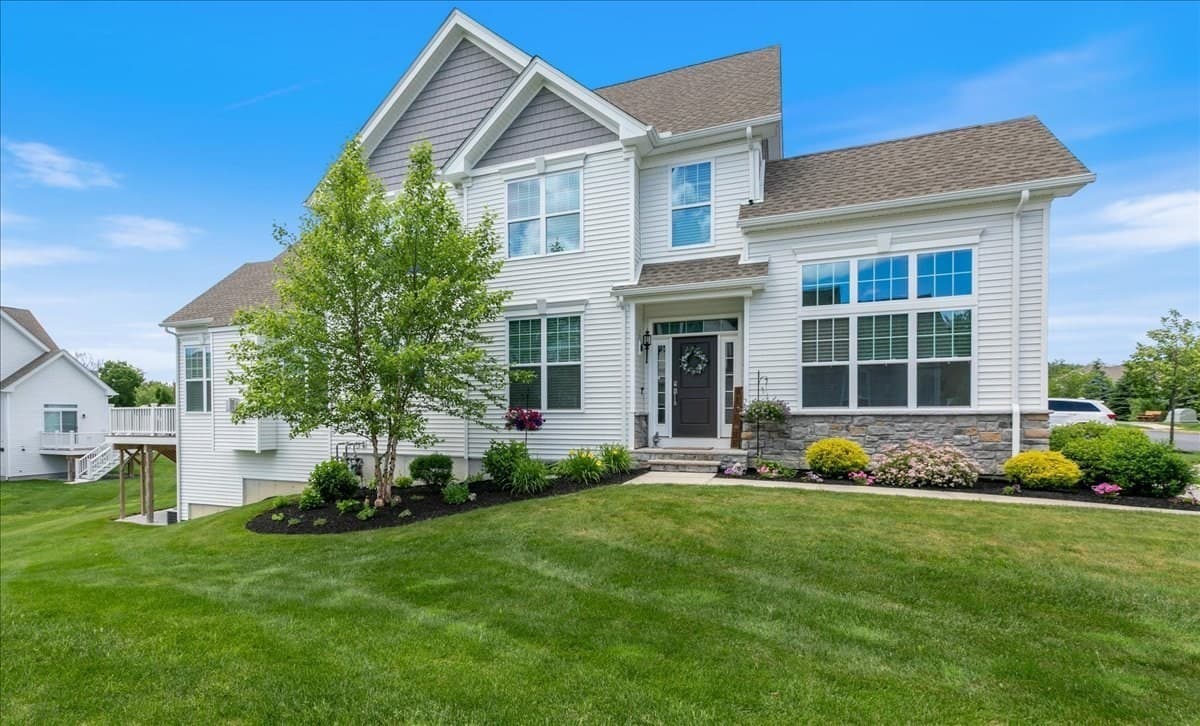 Condominium at 11 Hummingbird Way # 11, Methuen MA 01844, Methuen, photo 3 of 34