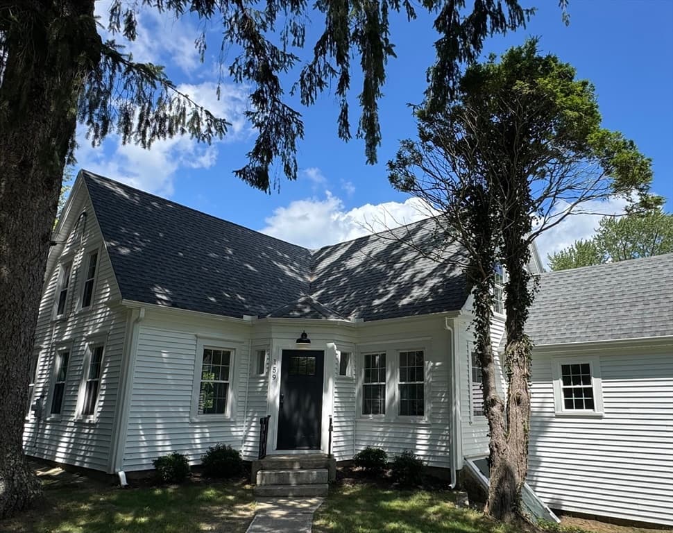 159 County St, Lakeville MA 02347