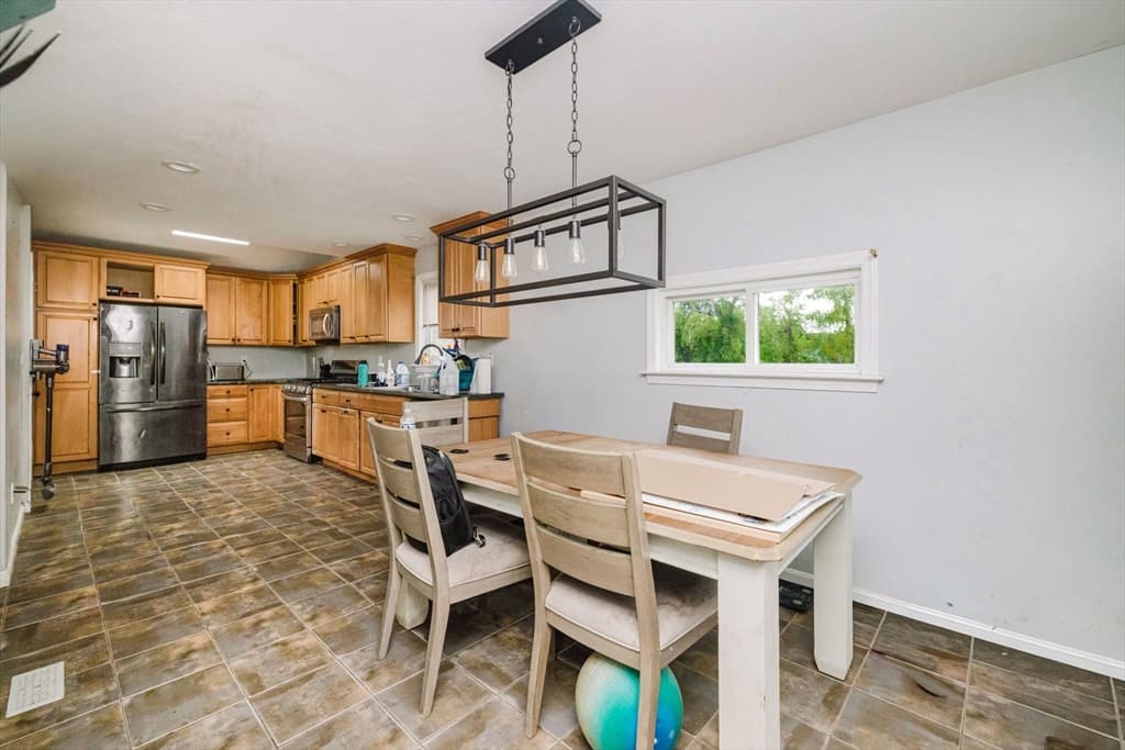 2078 Palmer St, Dighton MA 02715 photo 26