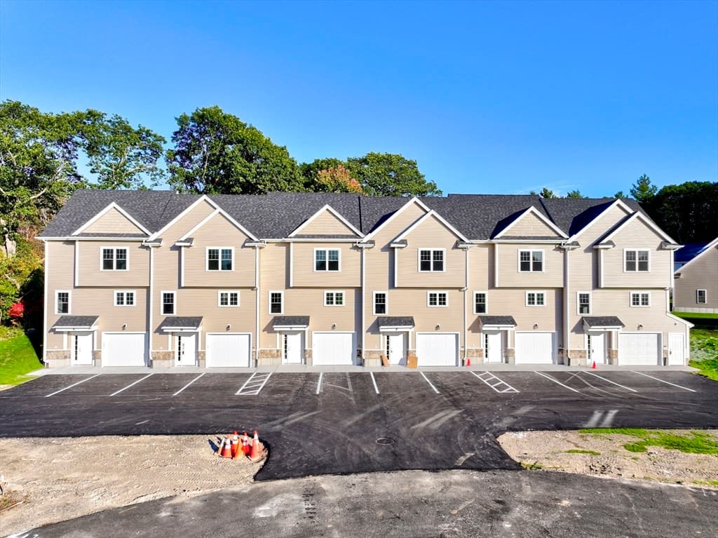 Condominium at 719 S. Franklin Street # 3, Holbrook MA 02343, photo 2 of 27
