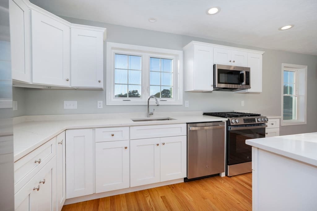 Condominium at 719 S. Franklin Street # 3, Holbrook MA 02343, photo 3 of 27