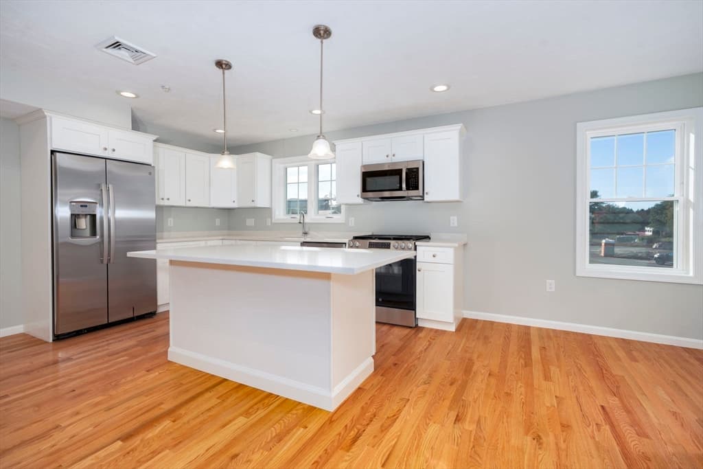 Condominium at 719 S. Franklin Street # 3, Holbrook MA 02343, photo 5 of 27