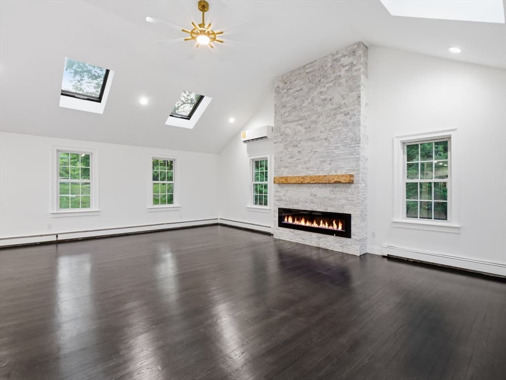 1126 Plymouth St, East Bridgewater MA 02333 photo 2