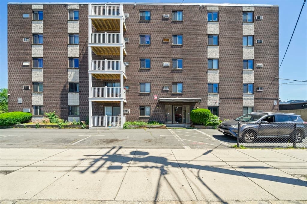 Condominium at 7 Park Ave # 23, Revere MA 02151, photo 7 of 17
