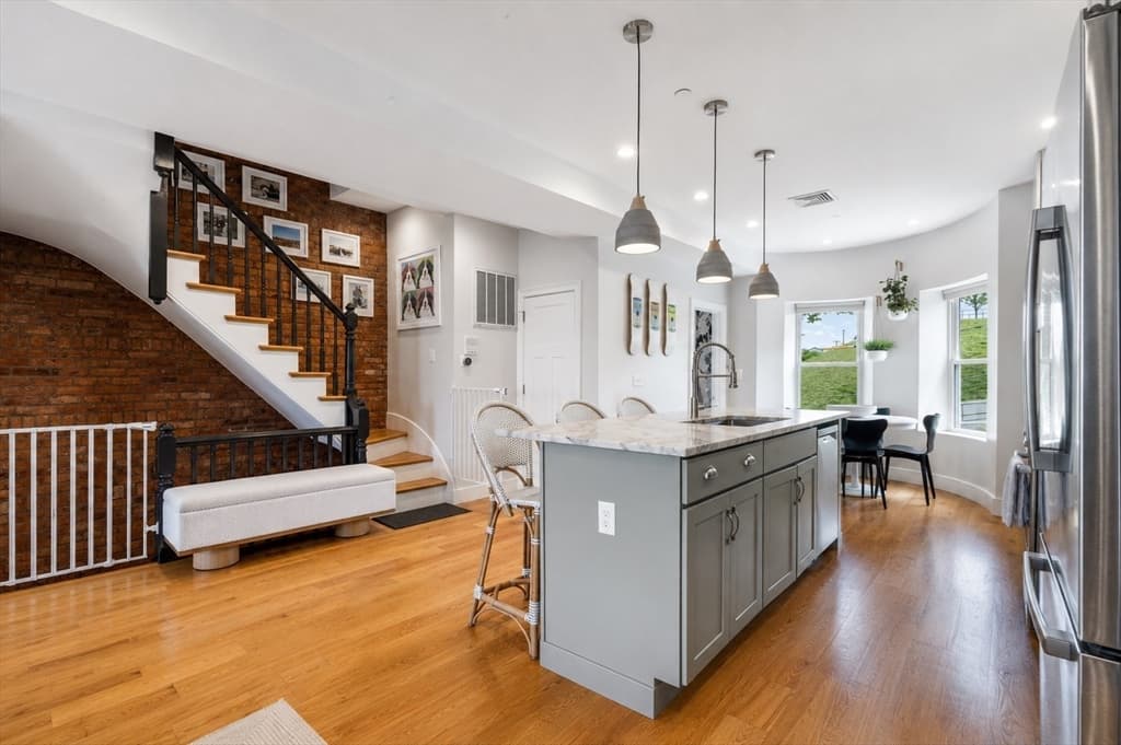 Condominium at 40 Thomas Park # 2, Boston MA 02127, Boston, photo 6 of 34
