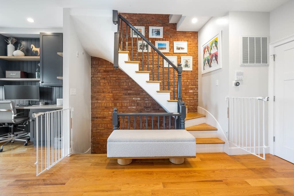 Condominium at 40 Thomas Park # 2, Boston MA 02127, Boston, photo 13 of 34
