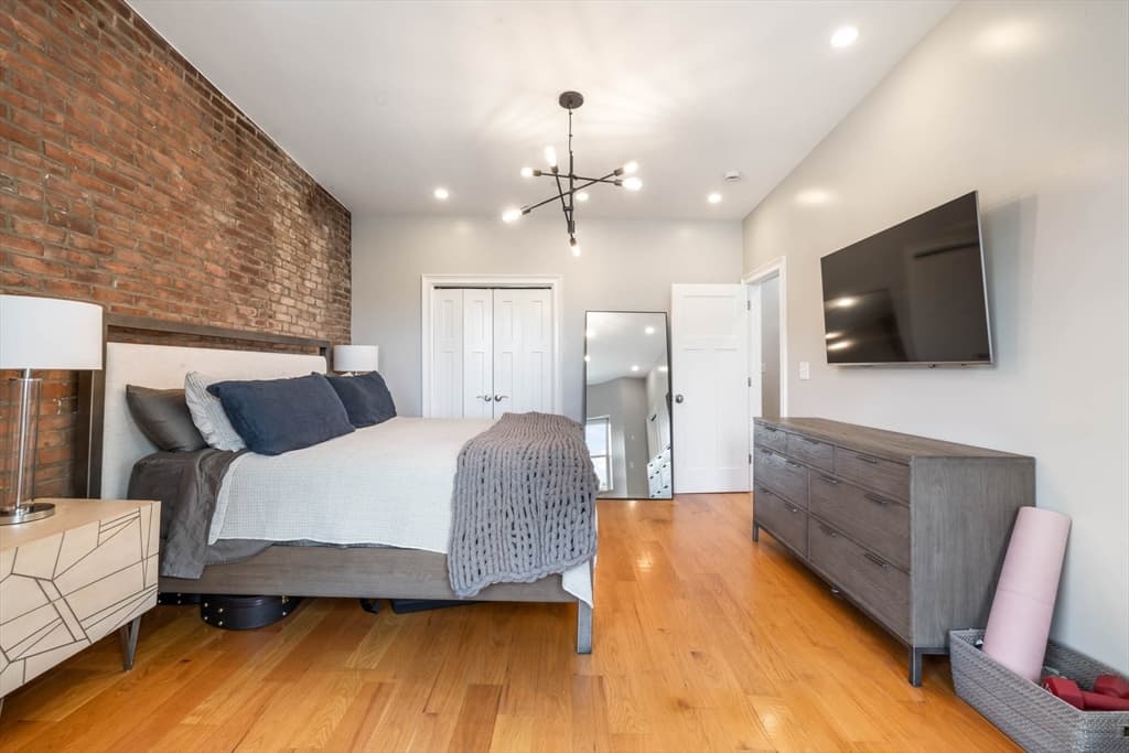 Condominium at 40 Thomas Park # 2, Boston MA 02127, Boston, photo 26 of 34