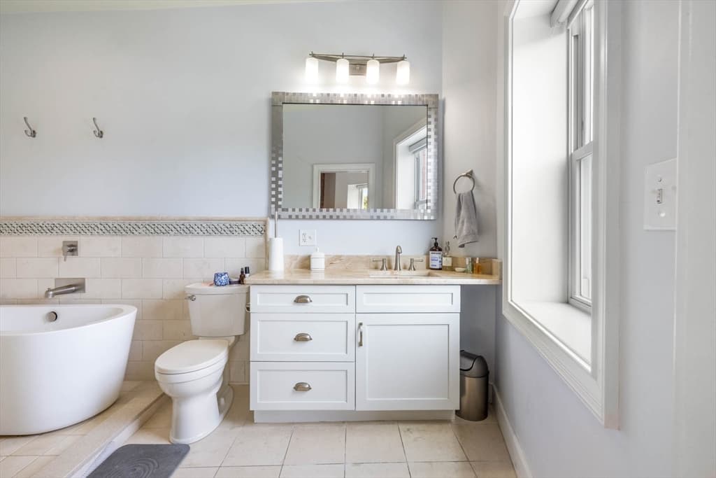 Condominium at 40 Thomas Park # 2, Boston MA 02127, Boston, photo 28 of 34